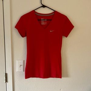 Nike Dri Fit Slim Fit Short Sleeve Tshirt